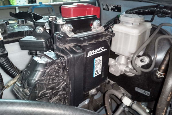 ラノーズ製 JB64用 +POWER ECM ハイオク仕様に書き換えたジムニー