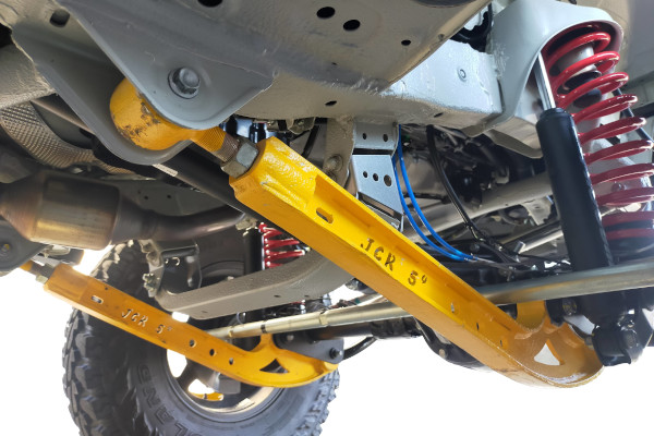 ジムニーノマドJC74 5インチアップ仕様 サスペンション